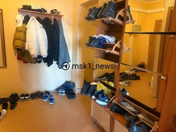 В прихожей достаточно много обуви | Источник: Ярослав для MSK1.RU