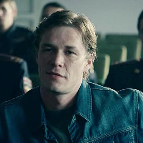 В сериале «Метод» Артем сыграл лейтенанта