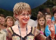«Посмотрела на фото сына и потеряла сознание»: сиделка рассказала, как на ее глазах умерла Моргунова