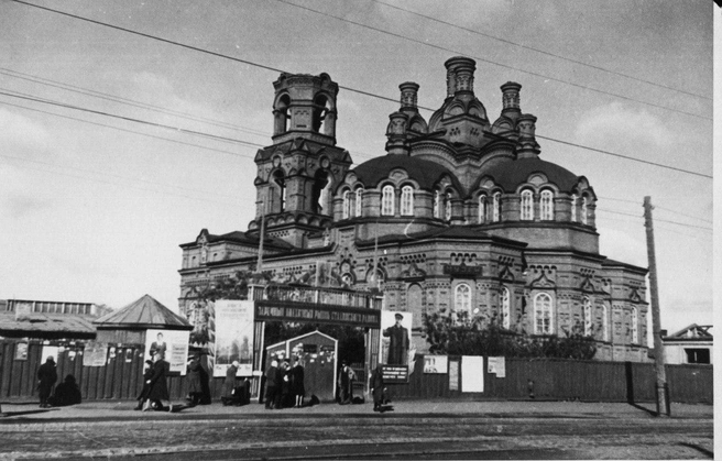 После революции храм обезглавили, но он уцелел | Источник: Центр историко-культурного наследия Челябинска (ЦИКНЧ)