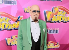 Шуфутинский и Розенбаум ссорятся с журналистами, Газманов жалуется на здоровье: звезды шансона на концерте «Ээхх, Разгуляй!»