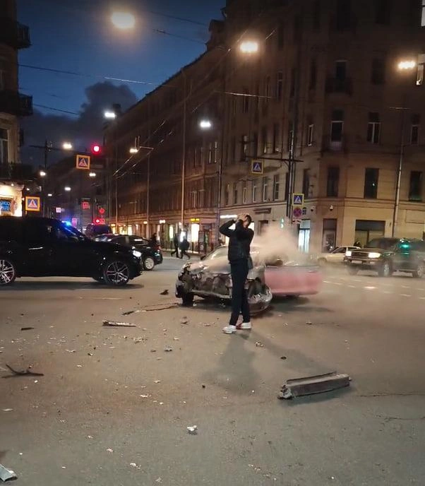 Кадр из видео в «ДТП и ЧП | Санкт-Петербург | Питер Онлайн | СПб» | www.fontanka.ru