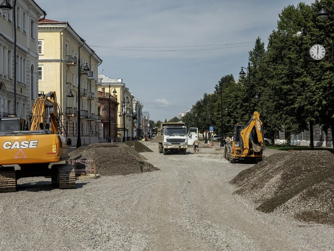 В работах задействовано много техники | Источник: Александр Куренной / 76.RU