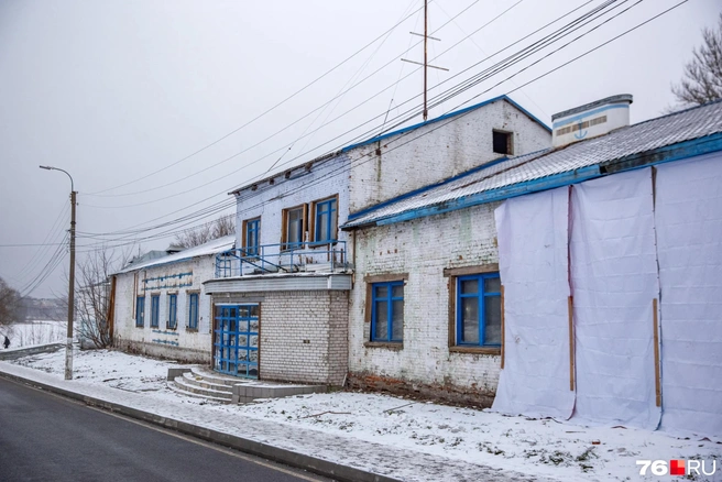 Как выяснил 76.RU, собственник заведение продал. Новой хозяйкой объекта стала Ирина Вахрукова&nbsp;— жена Максима Вахрукова, сына экс-губернатора Ярославской области Сергея | Источник: Кирилл Поверинов / 76.RU