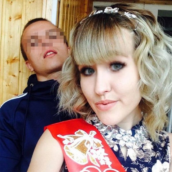 Блондинка с помощь фото умершей бабушки «развела» мужчин на 2,3 млн рублей