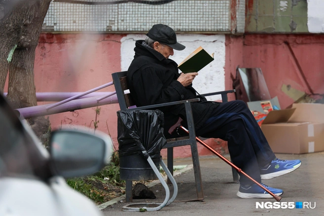 Атмосфера располагает к неспешному чтению | Источник: Евгений Софийчук / NGS55.RU
