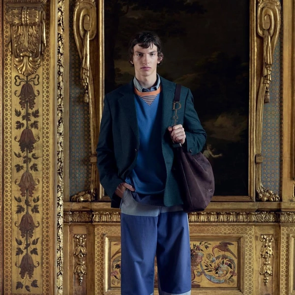 Мужской Dior глазами Джонатана Андерсона: деним, вышивка и дух Лиги Плюща