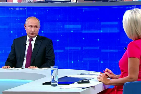 Президент тщательно следит за всем, что происходит в стране | Источник: Кадр из программы
