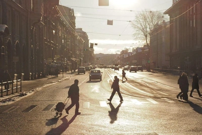 St. Petersburg's Winter Fairy Tale: Frost and Sun