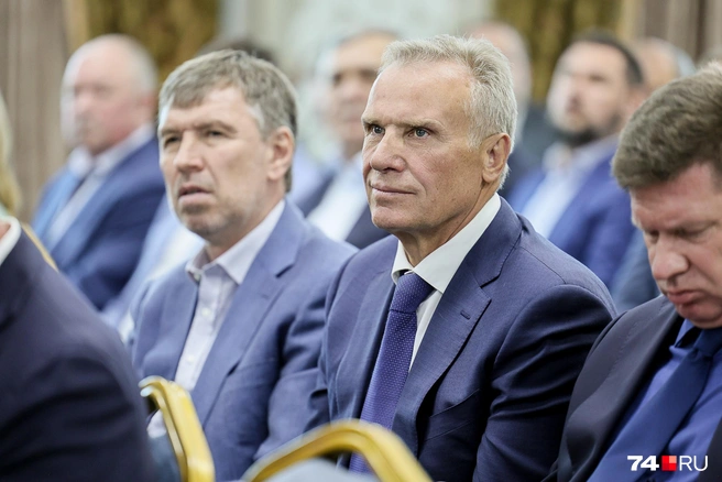 Владелец ГЛК «Аджигардак» Сергей Карелин и бывший вице-губернатор, собственник «Уралтехпром холдинга» Иван Феклин с интересом слушали представителей правительства и бизнеса  | Источник: Наталья Лапцевич 