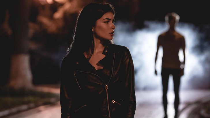 На улицах столицы снова орудует «маньяк-лапальщик»: зафиксирован новый случай преследования женщин | Источник: WeAre/Shutterstock/Fotodom.ru