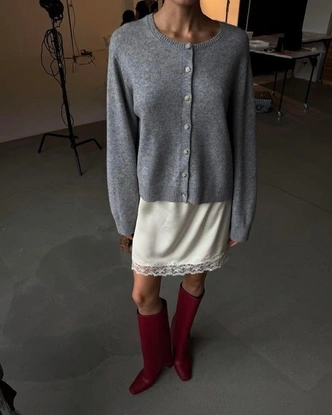 Шесть небанальных способов носить летние вещи зимой (и при чем тут кепи) Шесть небанальных способов носить летние вещи зимой (и при чем тут кепи)