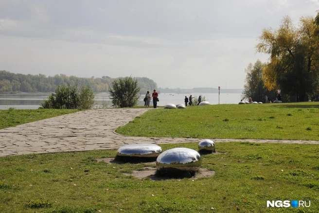 Дорожки вдоль воды в парке «Арена» | Источник: Стас Соколов / NGS.RU