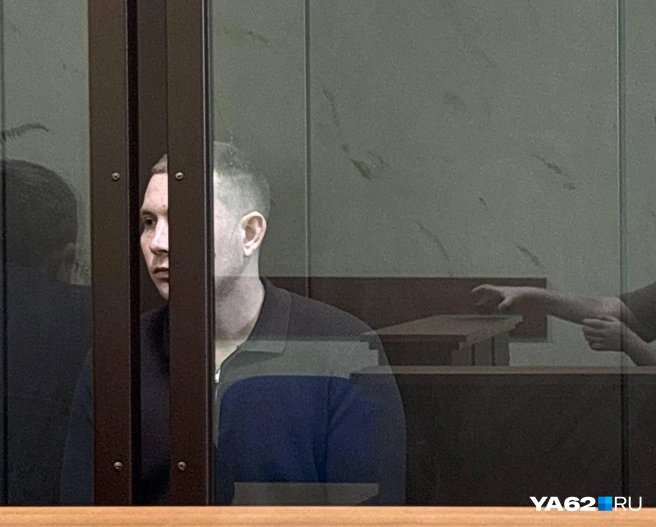 Речь о домашнем аресте, поэтому Солодову сняли наручники в зале суда | Источник: Виктория Улитова / YA62.RU