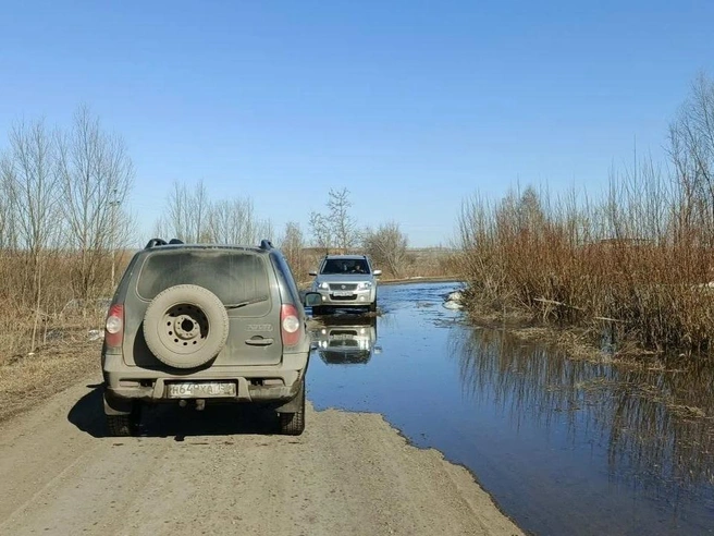 Теплая погода способствует быстрому таянию льда и повышению уровня воды. | Источник: Аварийно-спасательная служба НСО во «ВКонтакте»