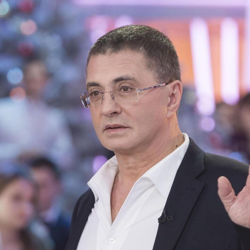 Доктор Александр Мясников впервые привел на телевидение внебрачную дочь Полину — фото