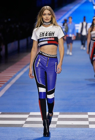 Неделя моды в Милане завершилась показом Tommy Hilfiger SS18: яркие образы и подробности шоу