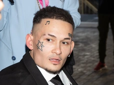 Голый и бесстыжий: Моргенштерн разделся перед родителями невесты на борту частного самолета