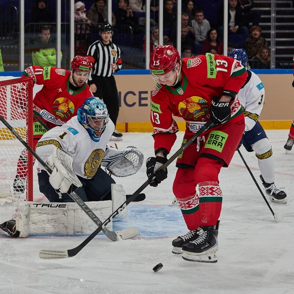 Казахстан забил свою единственную шайбу в третьем периоде. Это сделал Руслан Оспанов | Источник: Александр Ощепков / NGS.RU