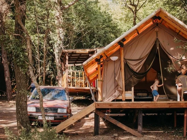 Источник: camping_gelendzhik / Instagram (экстремистская организация, деятельность запрещена на территории РФ)
