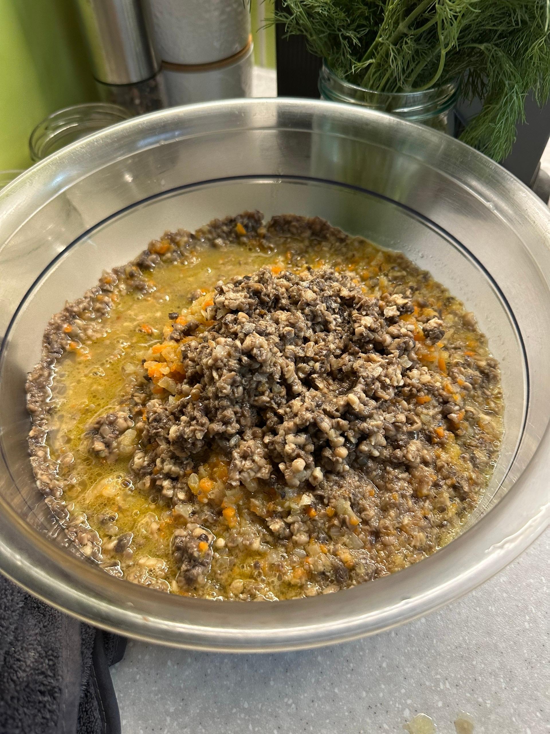Грибная икра из шампиньонов: мурманчанка показала простой рецепт закуски на весь год
