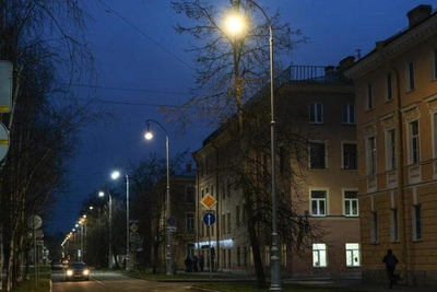 Kronstadt Updates Lighting on Makarovskaya Street