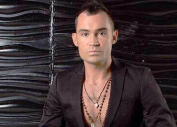 Участник "Фабрики звёзд-4" Юрий Титов рассказал об интиме с Женей Волконской на