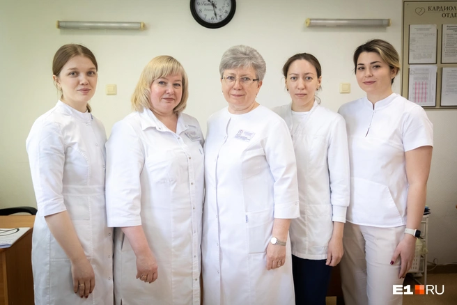 Несколько лет назад у Светланы Валерьевны случился инсульт, ее спасли коллеги&nbsp;— вовремя увезли в профильную больницу на скорой | Источник: Владислав Лоншаков / E1.RU