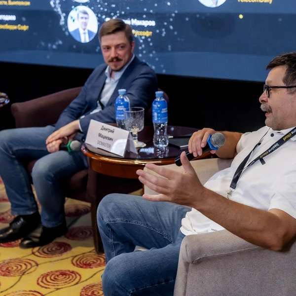 Станислав Чегодаев («Боксберри Софт») и Дмитрий Мацкевич (DCMASTER) | Источник: пресс-служба ПАО «ВымпелКом»