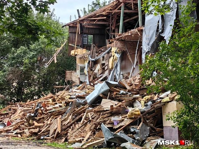 Многие вывозили вещи за несколько часов до начала сноса | Источник: Дмитрий Бондарев / MSK1.RU