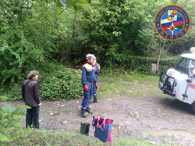 Женщина могла остаться ночевать на противоположенном от дома берегу реки | Источник: МКУ «Служба спасения города Сочи»