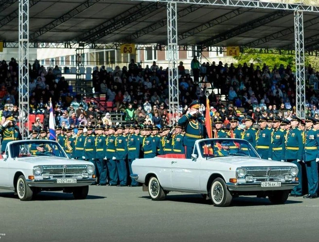 В 2024 году торжественный парад состоялся | Источник: Правительство Оренбургской области