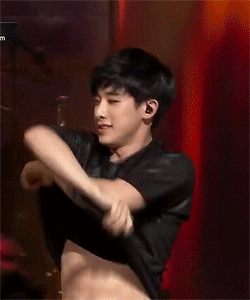 Корейские мачо: 9 парней-айдолов, мускулы которых тебя реально удивят