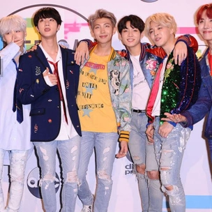 OMG! Эллен ДеДженерес спросила у ребят из BTS, не спали ли они с фанатками?