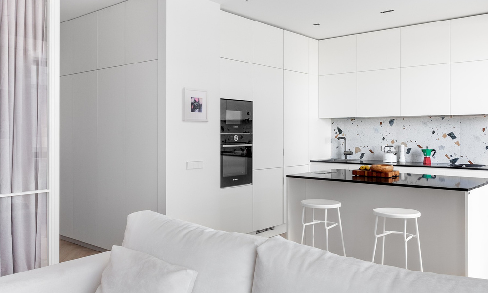 cocina blanca suelo madera - Buscar con Google White kitchen furniture, Home kit