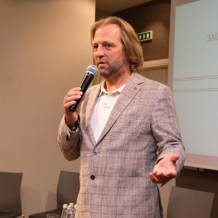 <p>Дмитрий Витковский </p>