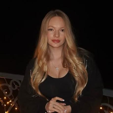 Лиза Пескова родила третьего ребенка