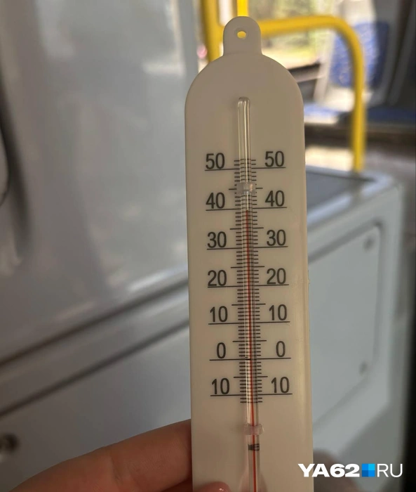 +40 ощущаются очень явно в салоне, и через пару минут тяжело дышать | Источник: Виктория Улитова / YA62.RU