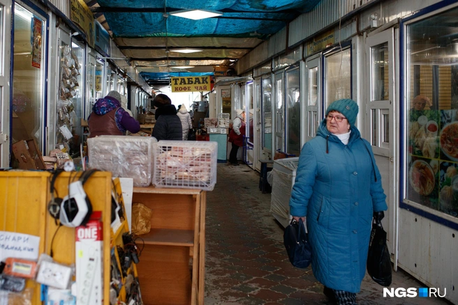 Несколько павильонов тут пустуют, но в основном все открыто | Источник: Андрей Бортко / NGS.RU