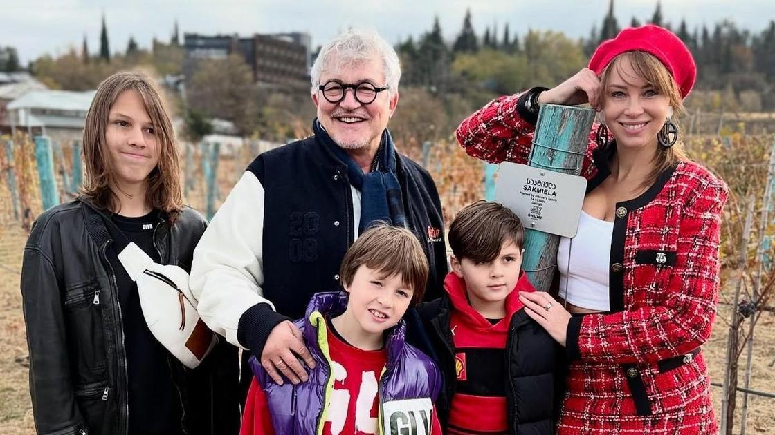 Старший сын Дибровых съехал от матери к отцу&nbsp;&mdash; почему?