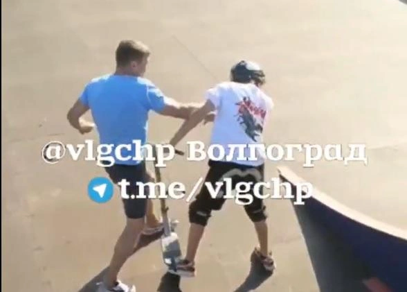 Удары, судя по кадрам ролика, были весьма ощутимыми | Источник: Vlgchp / T.me