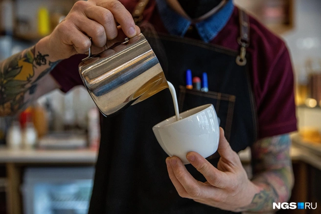 Финалистом в номинации «Лучшая кофейня» стала сеть кофеен Sample Coffee. Фото для иллюстрации | Источник: Александр Ощепков / NGS.RU