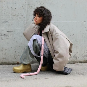 Бренд Your Antihero выпустил шарф в форме связки сосисок