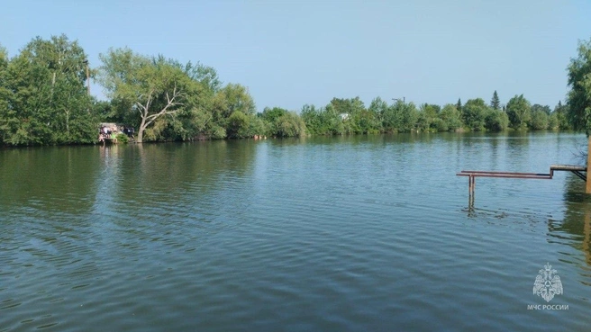 Парень 2007 года рождения решил переплыть реку  | Источник: МЧС края