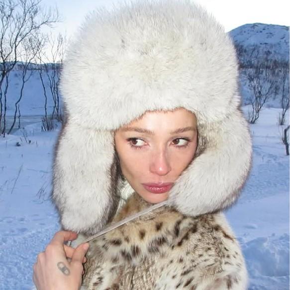 Неудачный ракурс или лишний вес? Кадр, по которому в Сети решили, что Настя Ивлеева беременна