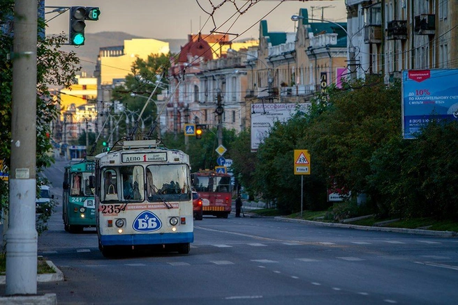 Ещё пустые троллейбусы на улице Ленина | Источник: Анна Хвостова