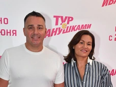 Улыбается и с любовью смотрит на экран: как трехлетняя внучка Кирилла Андреева узнала о рождении младшей сестренки