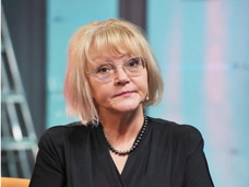 «Вся такая противоречивая». Как Марина Дюжева бросила сына чиновника и стала мамой после выкидыша на съемках
