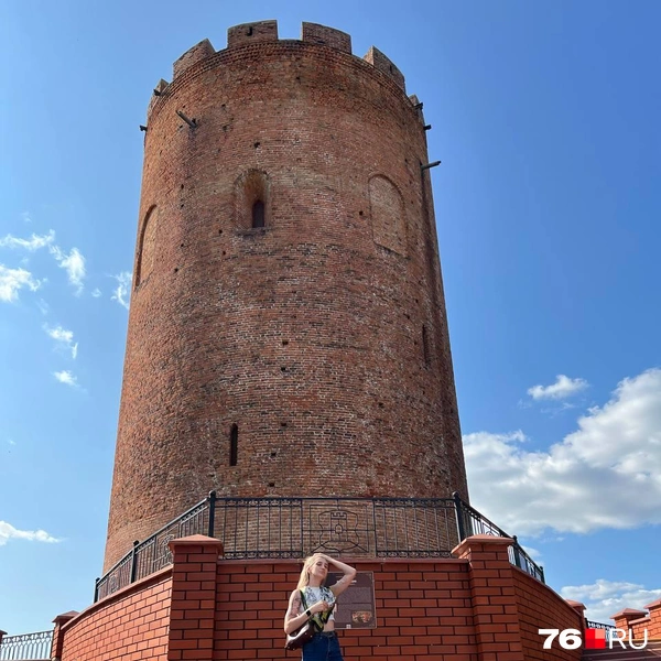 В конце тура Валентину повезли к Каменецкой башне | Источник: Валентина