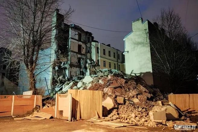 «Будет полный крах». Жильцы рухнувшего дома на Гороховой — в ожидании результатов суда | Источник: Михаил Огнев / «Фонтанка.ру» / Архив